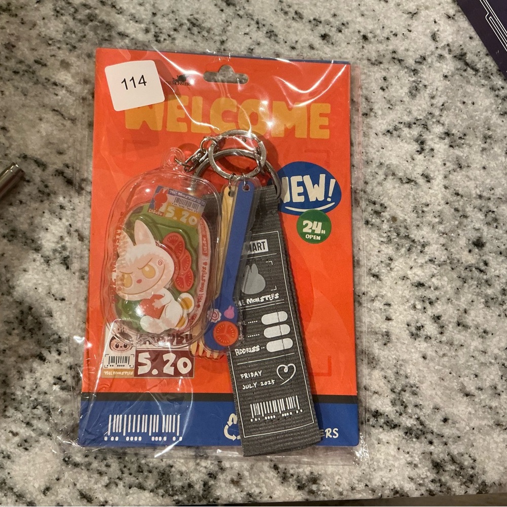 ❗️RARE❗️LABUBU Wacky Mart series puffer keychain